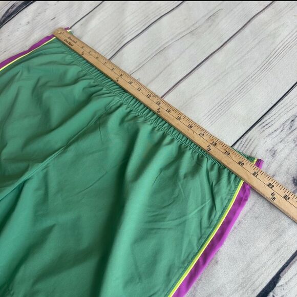 NWT!  THE NORTH FACE Circular Design Green/Purple Running Shorts Gym Hike Sz XXL - Picture 12 of 14